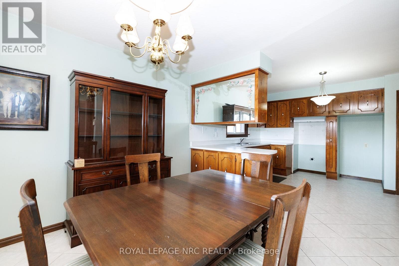 38 RIVERCREST ROAD photo 3