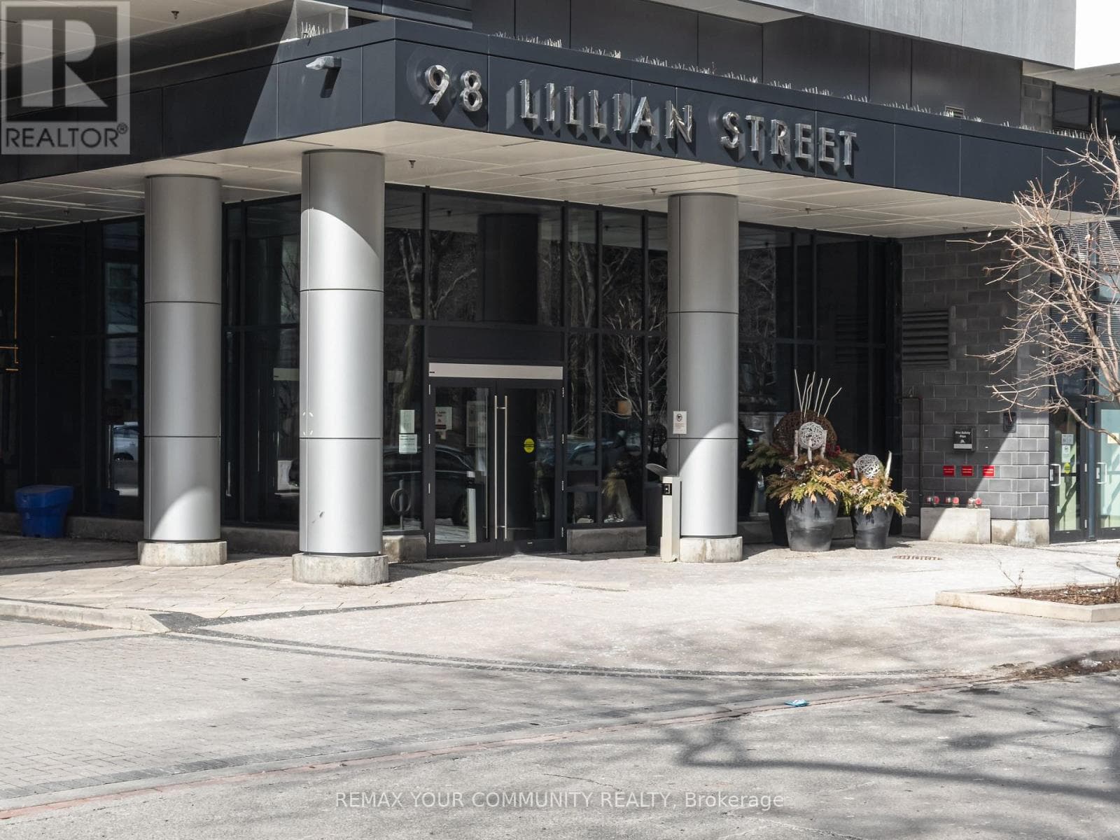 724 - 98 LILLIAN STREET photo 2