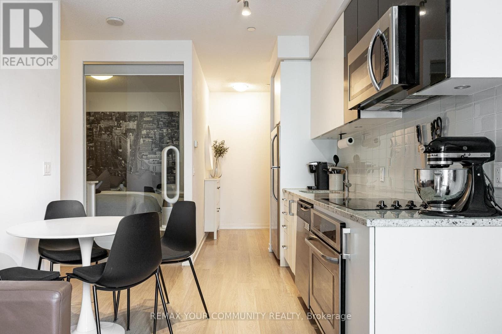 724 - 98 LILLIAN STREET photo 5