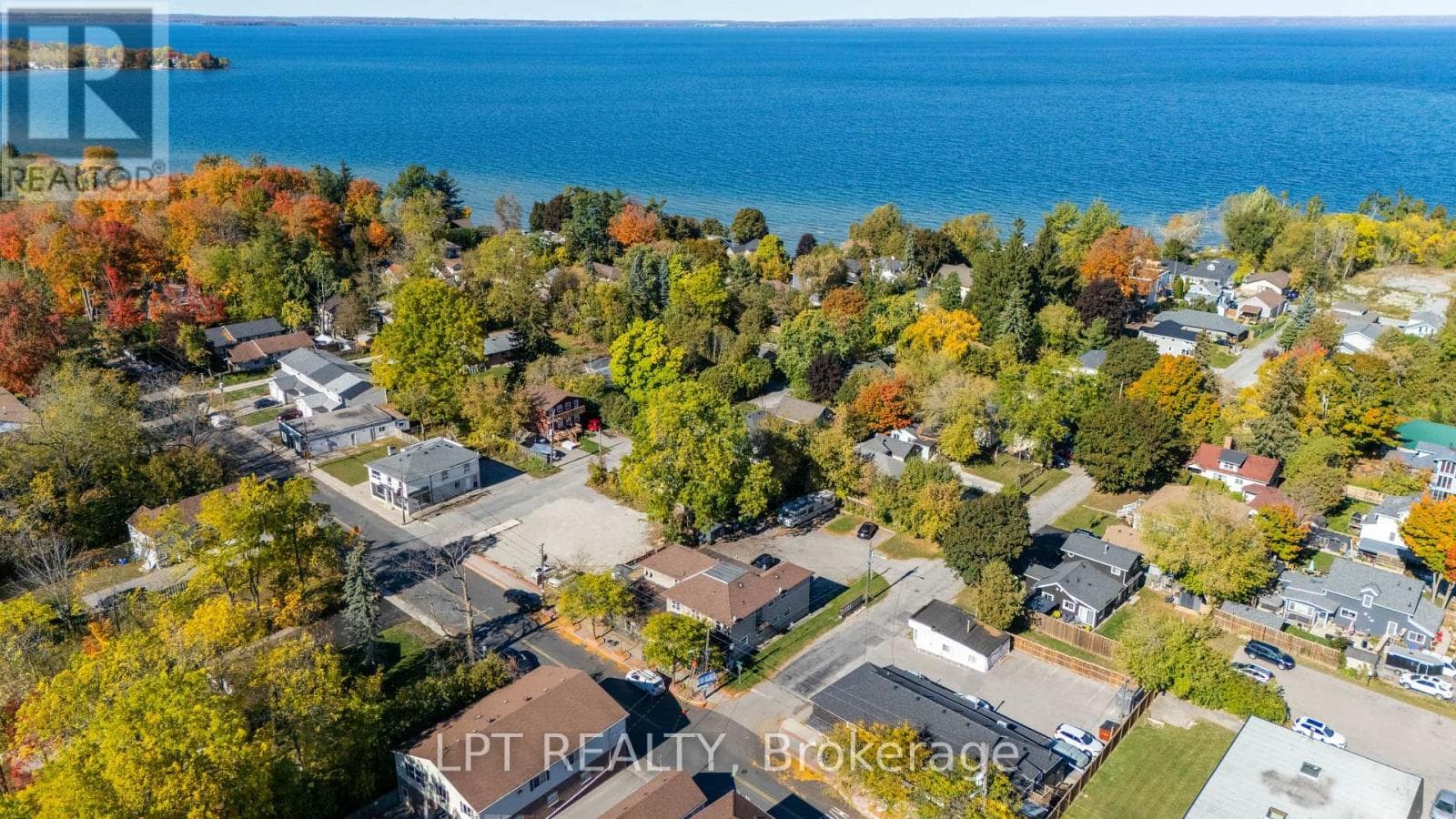 104 & 105 - 928 LAKE DRIVE E photo 4