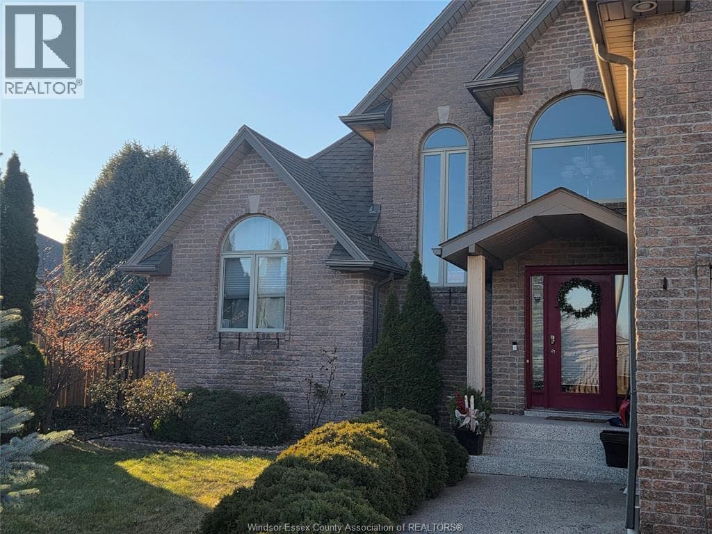 110 SYLVANO CRESCENT photo 3