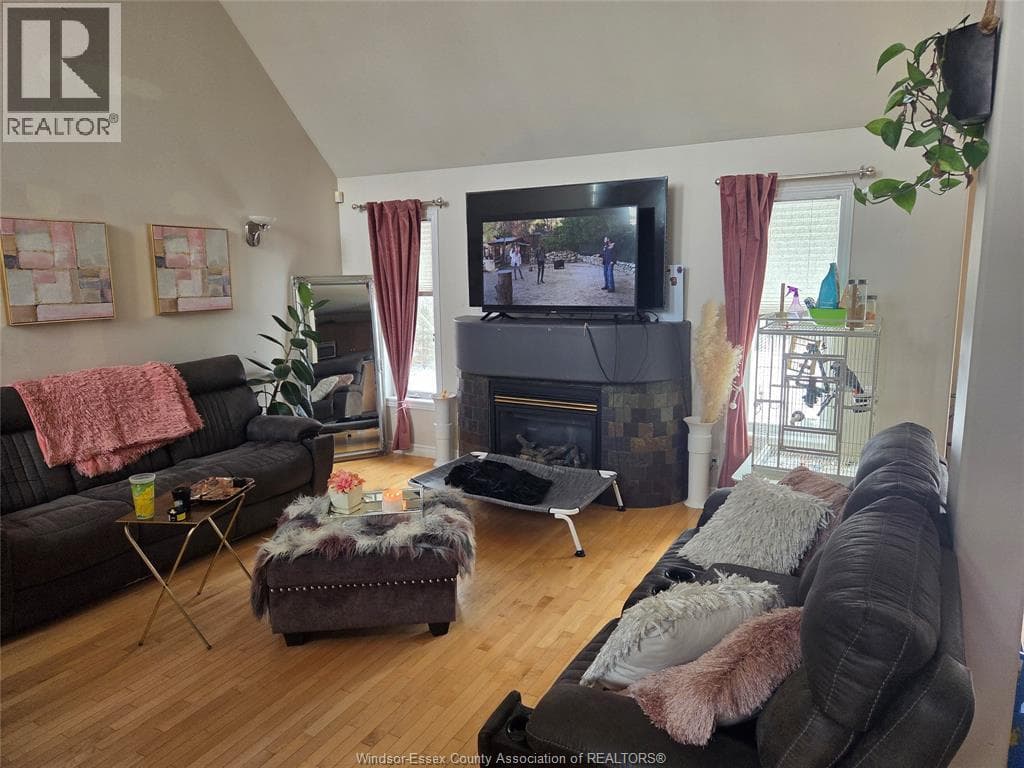 110 SYLVANO CRESCENT photo 5
