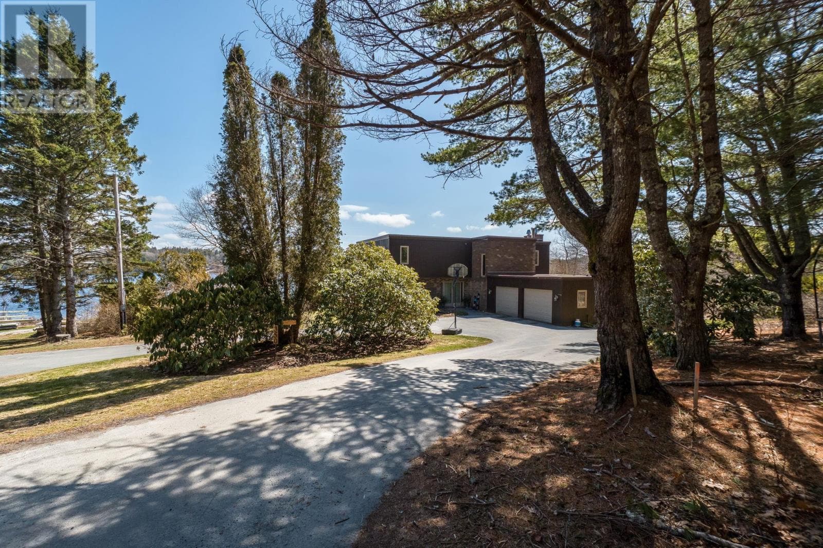 350 Viewmount Drive photo 4