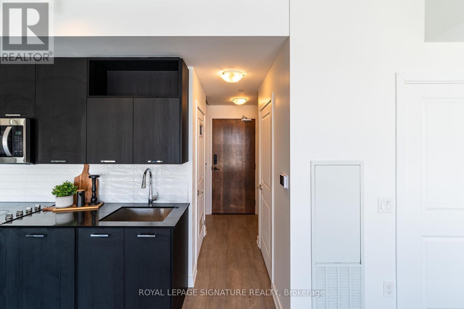 1503 - 120 EAGLE ROCK WAY photo 4