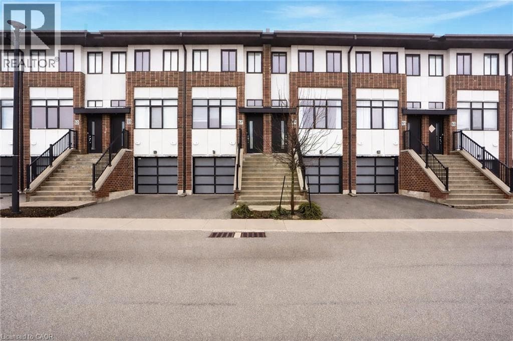 59 MARKLE Crescent photo 3