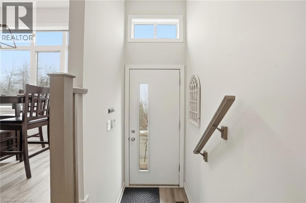 59 MARKLE Crescent photo 4