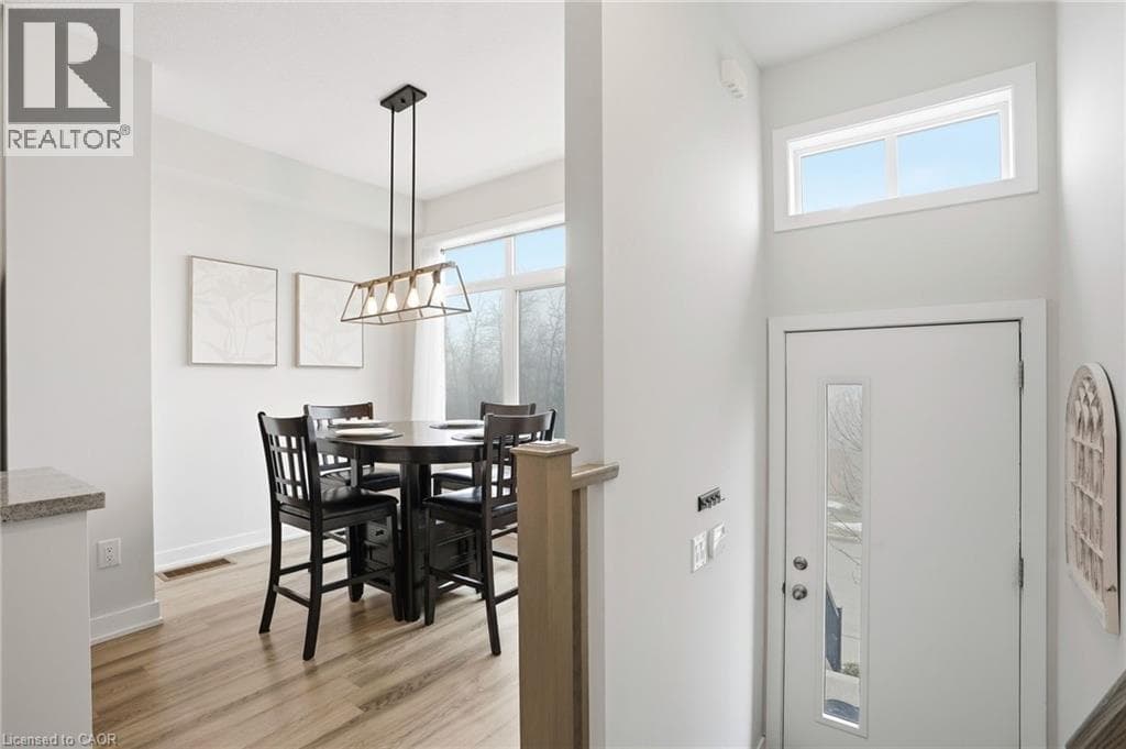 59 MARKLE Crescent photo 5