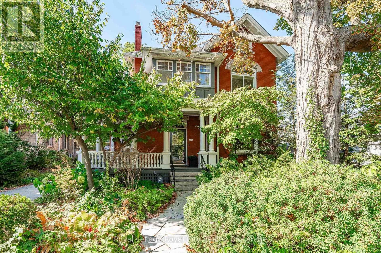 138 DUBLIN STREET N photo 2