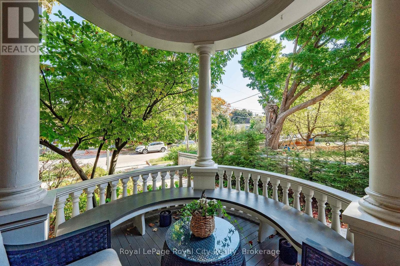 138 DUBLIN STREET N photo 4