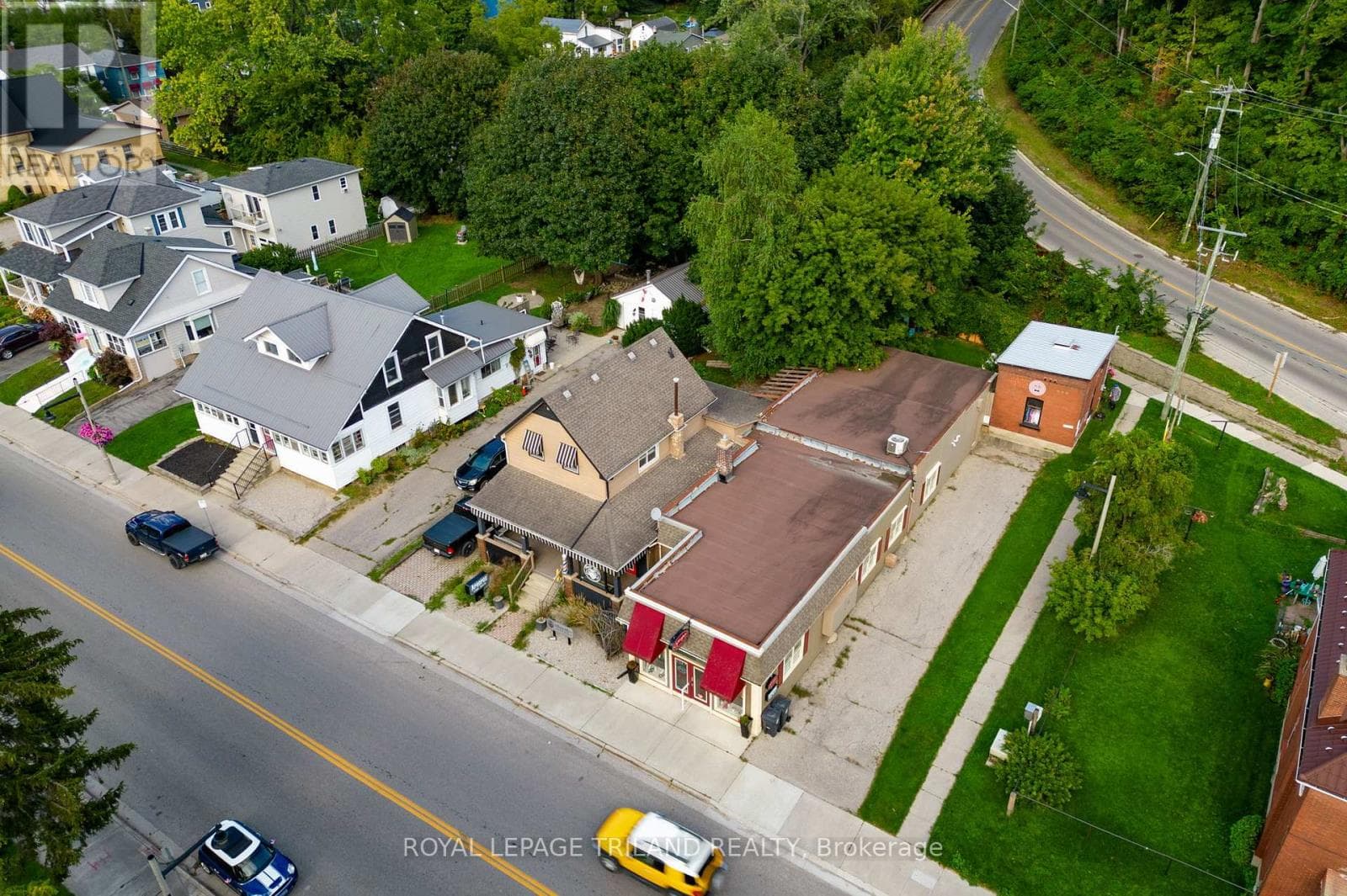 3 bath retail at 227 COLBORNE STREET — $750,000