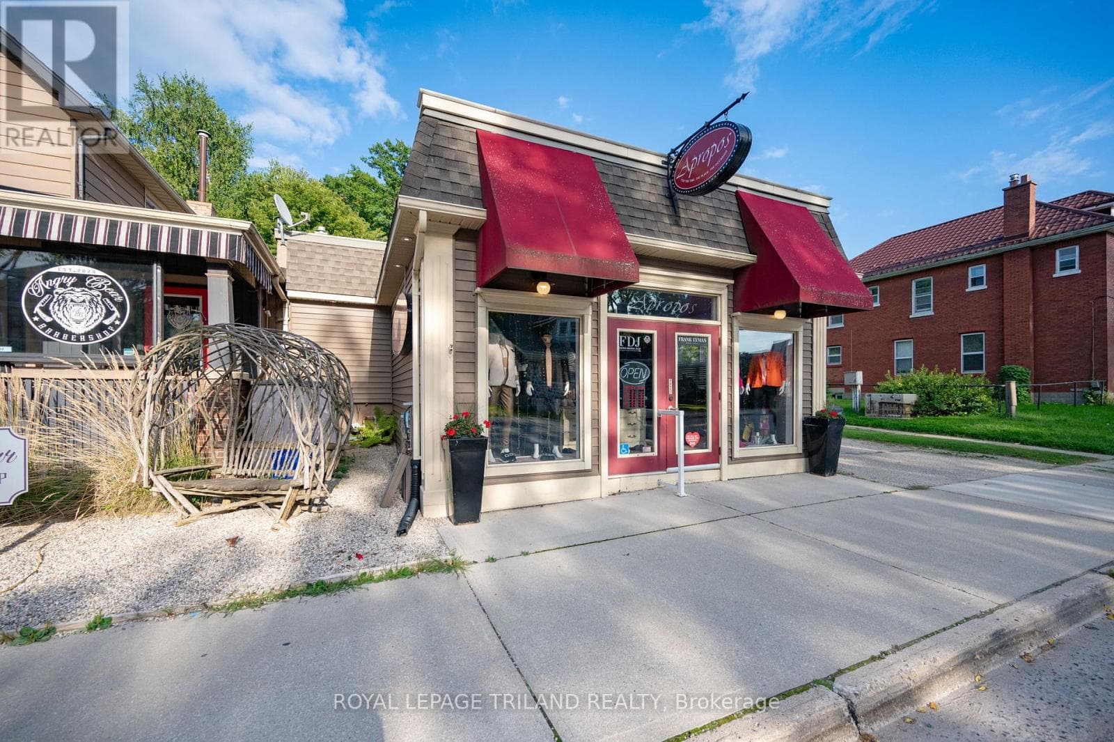 227 COLBORNE STREET photo 5