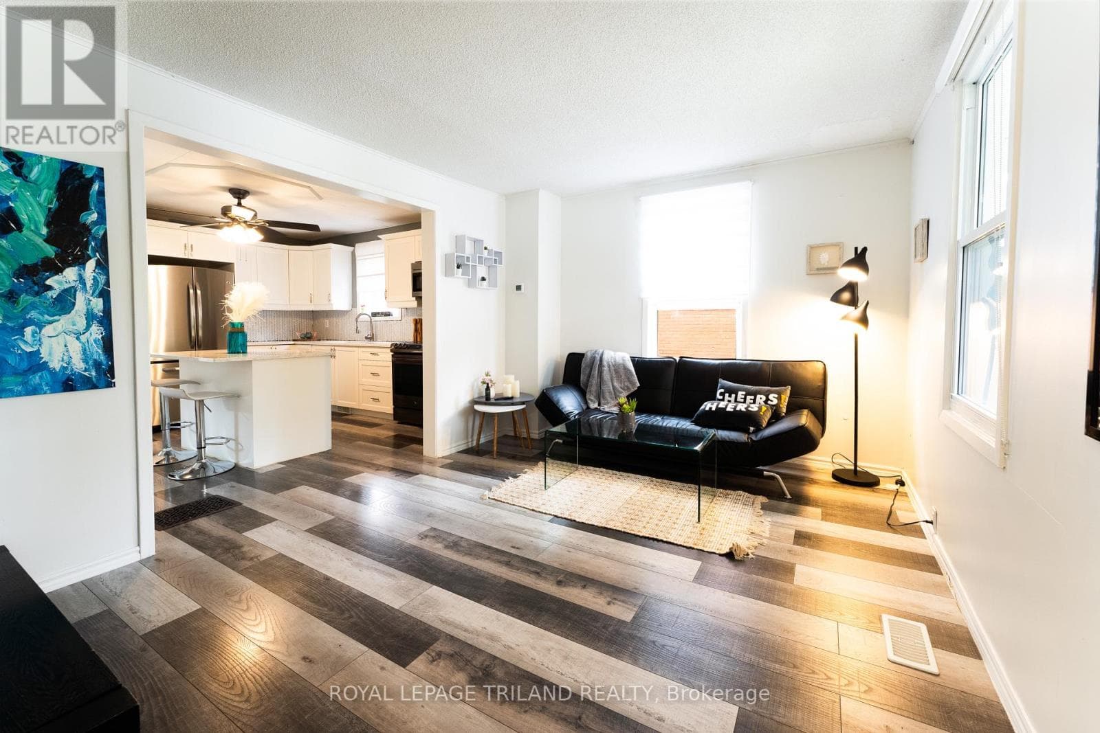 326 SMITH STREET photo 5