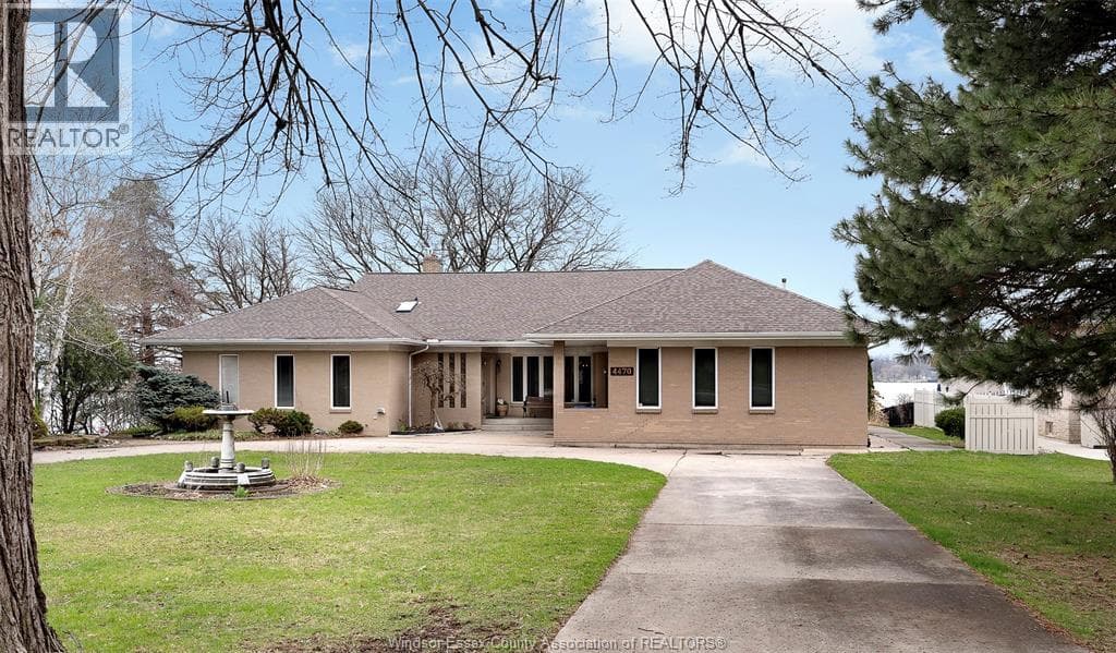4470 RIVERSIDE DRIVE photo 2