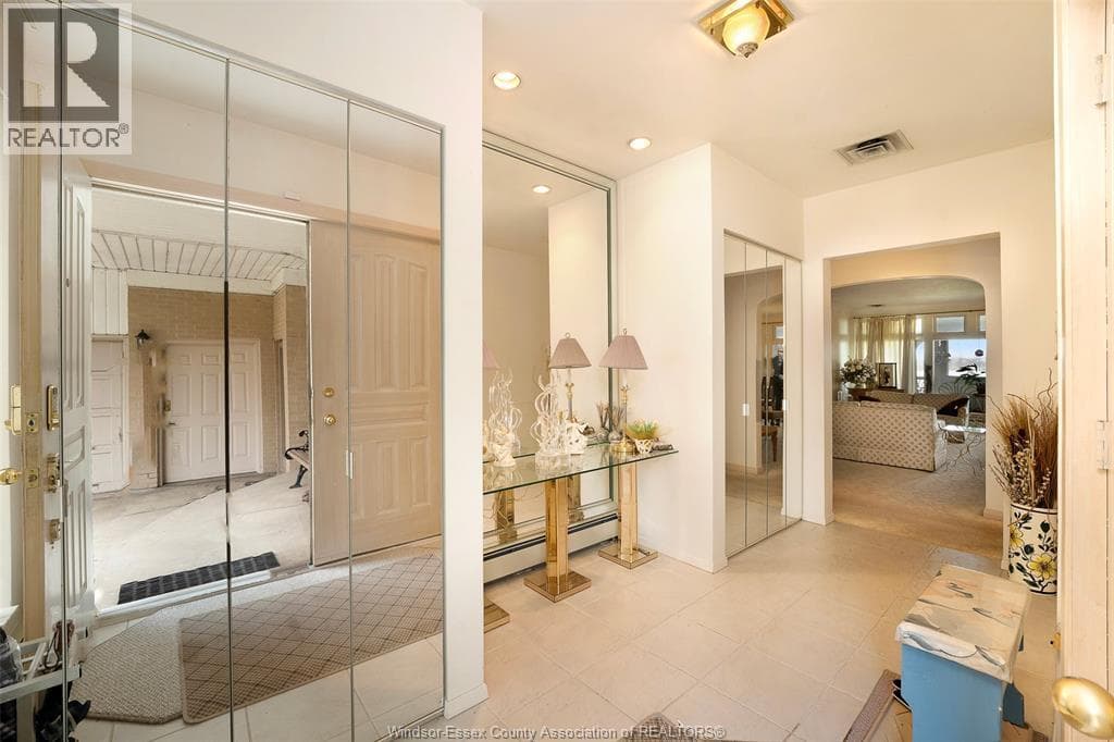 4470 RIVERSIDE DRIVE photo 4