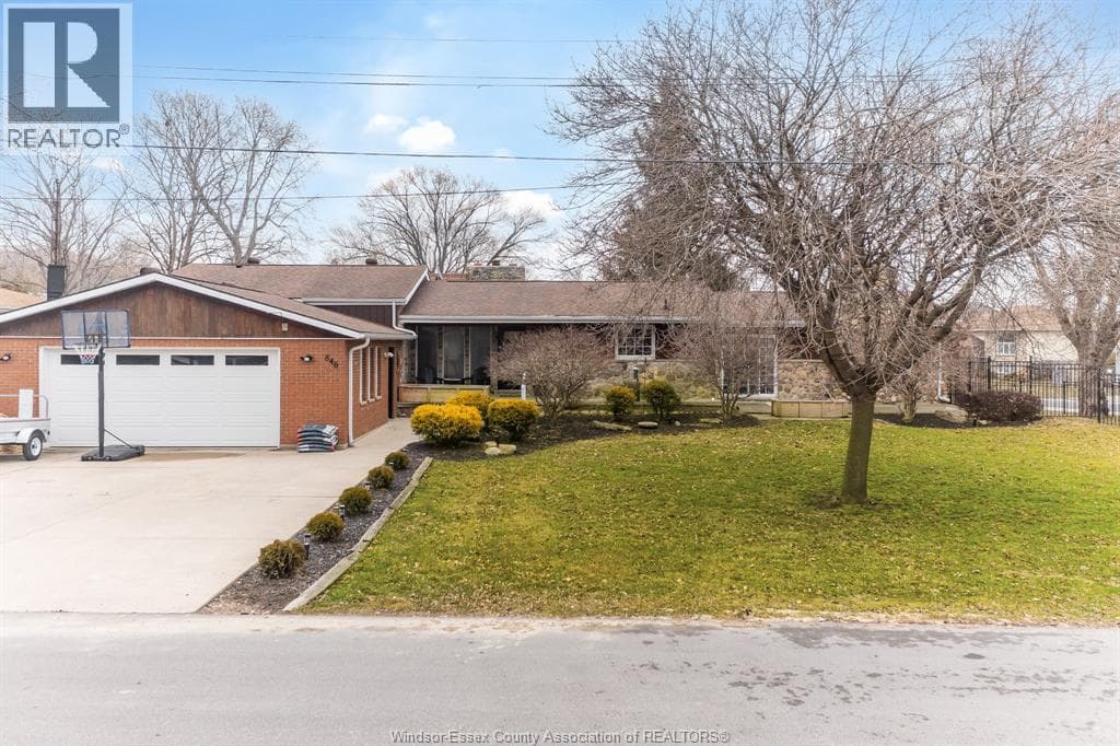 3 bed 4 bath single family at 846 PARK — $749,900