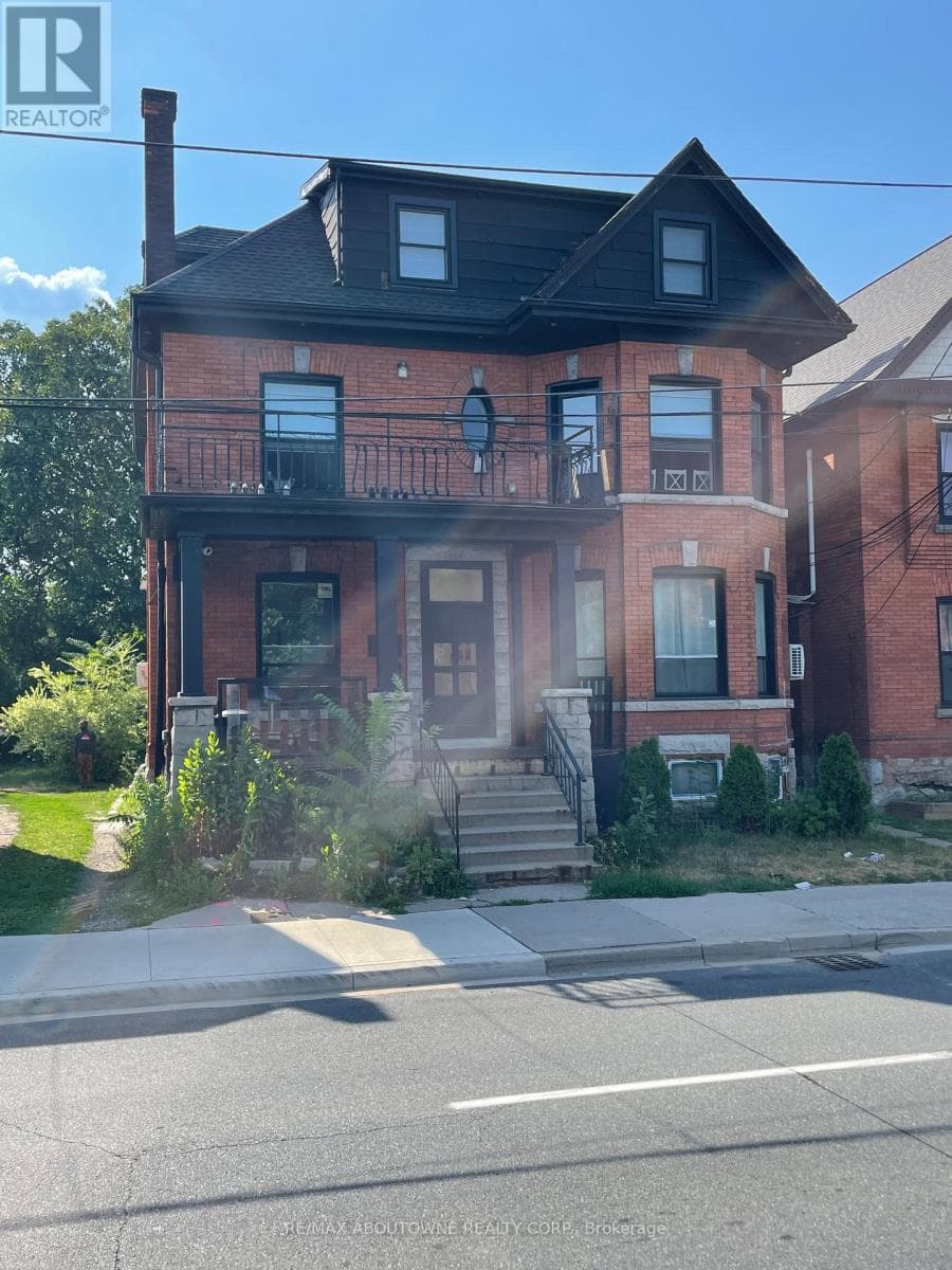 9 bed 9 bath multi-family at 66 WELLINGTON STREET S — $1,549,000