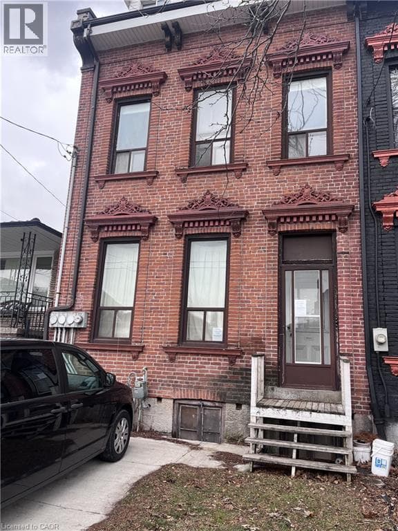 3 bed 3 bath single family at 223 PARK Street N — $599,000