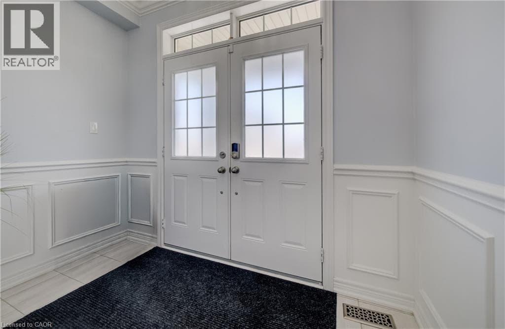 524 LINDEN Drive photo 2