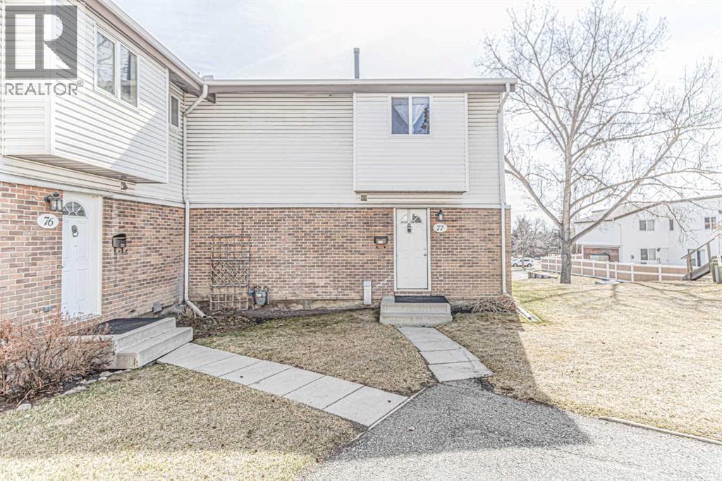 77, 5103 35 Avenue SW photo 2