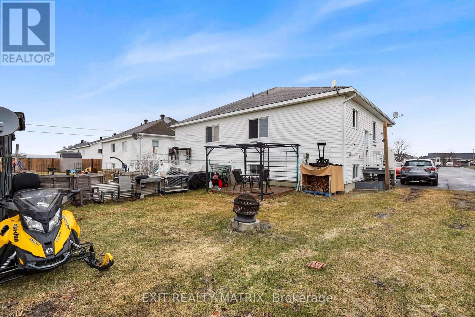 993 JACYNTHE STREET photo 5