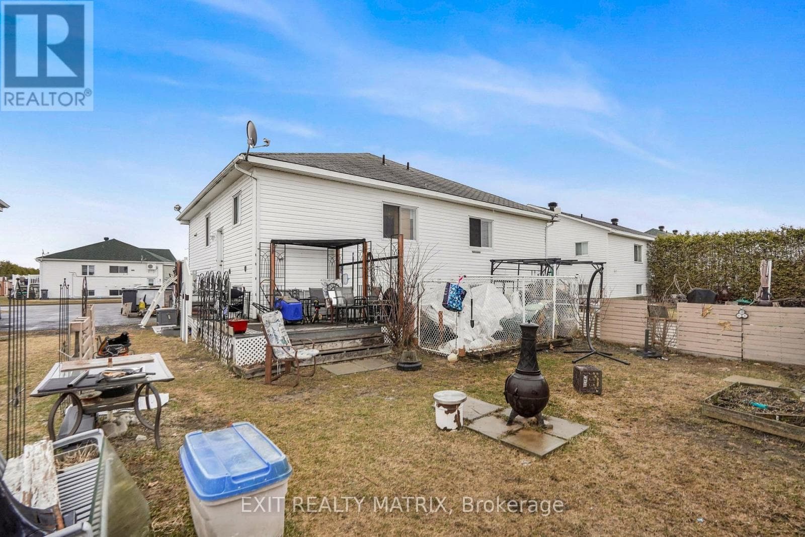 991 JACYNTHE STREET photo 2