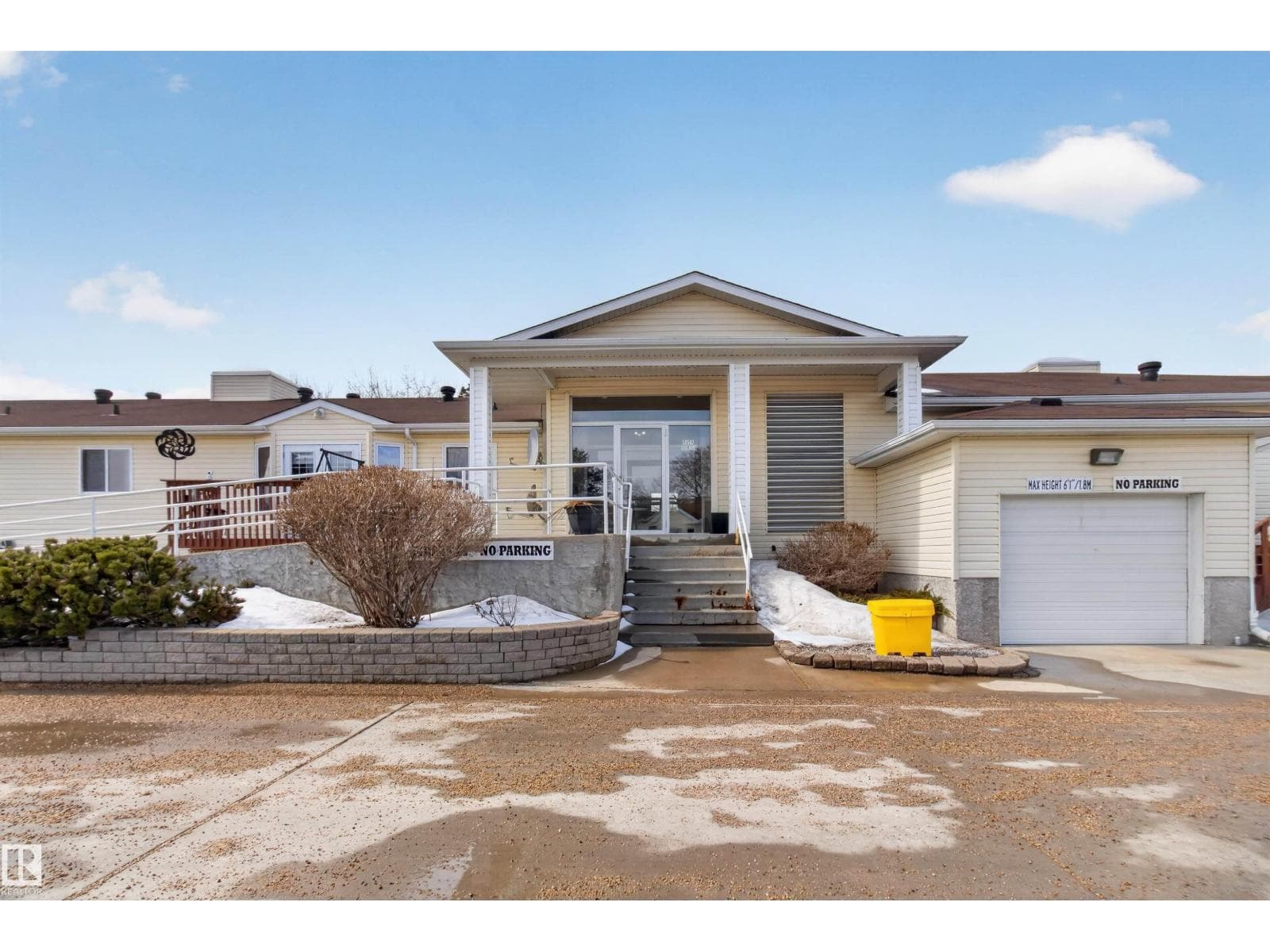 1 bed 1 bath single family at #202 10502 101 AV — $164,900