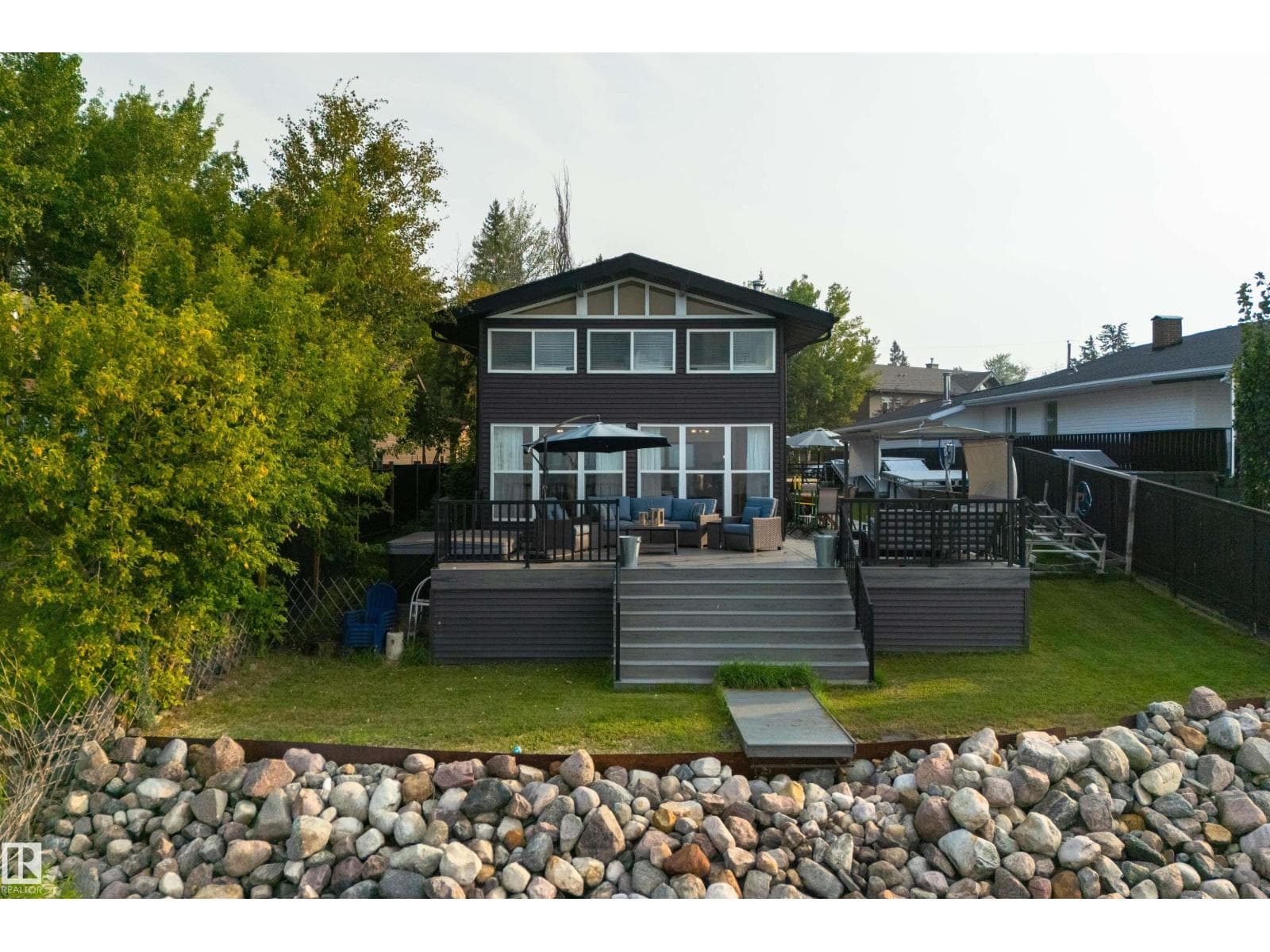 4 bed 2 bath single family at 820 8 ST — $699,900