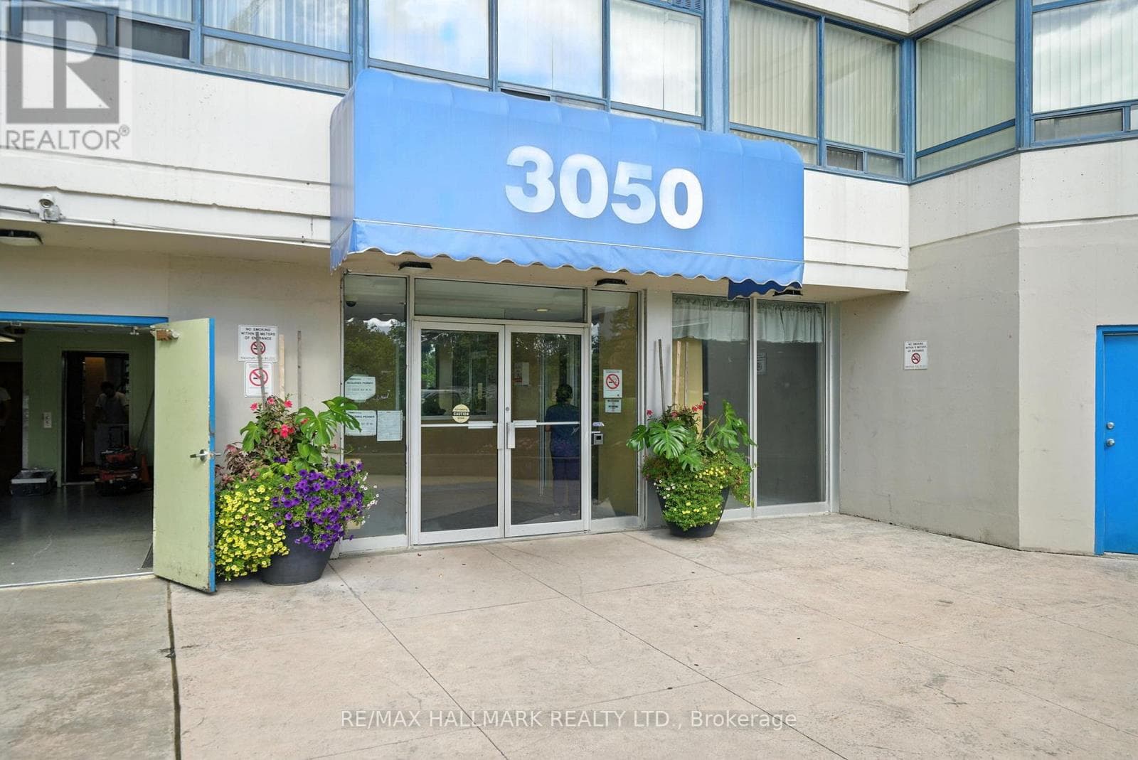 #802 - 3050 ELLESMERE ROAD photo 5