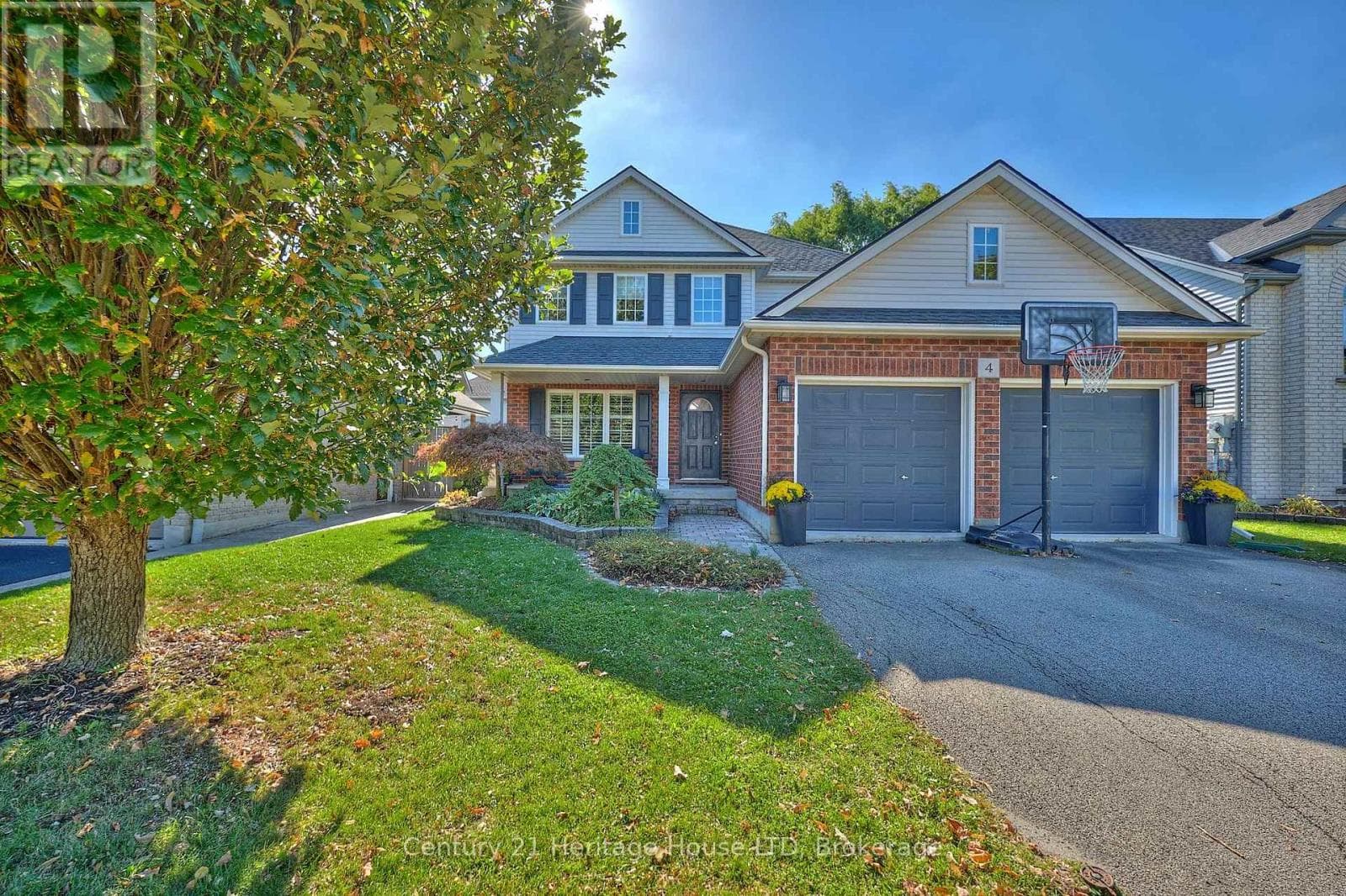 4 bed 4 bath single family at 4 ARLENE STREET — $925,000