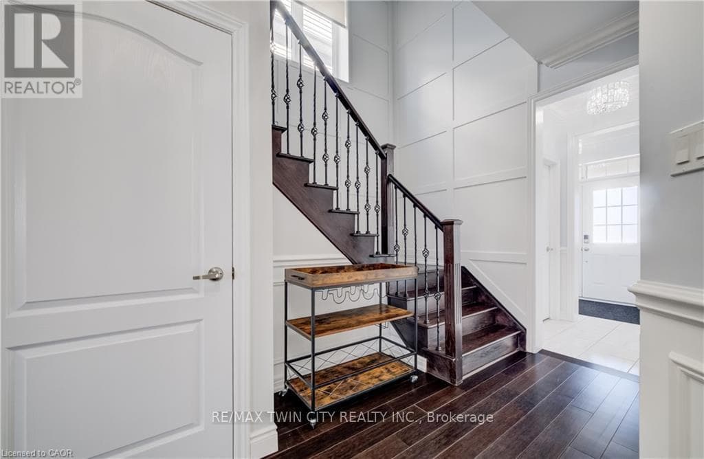 524 LINDEN DRIVE photo 4