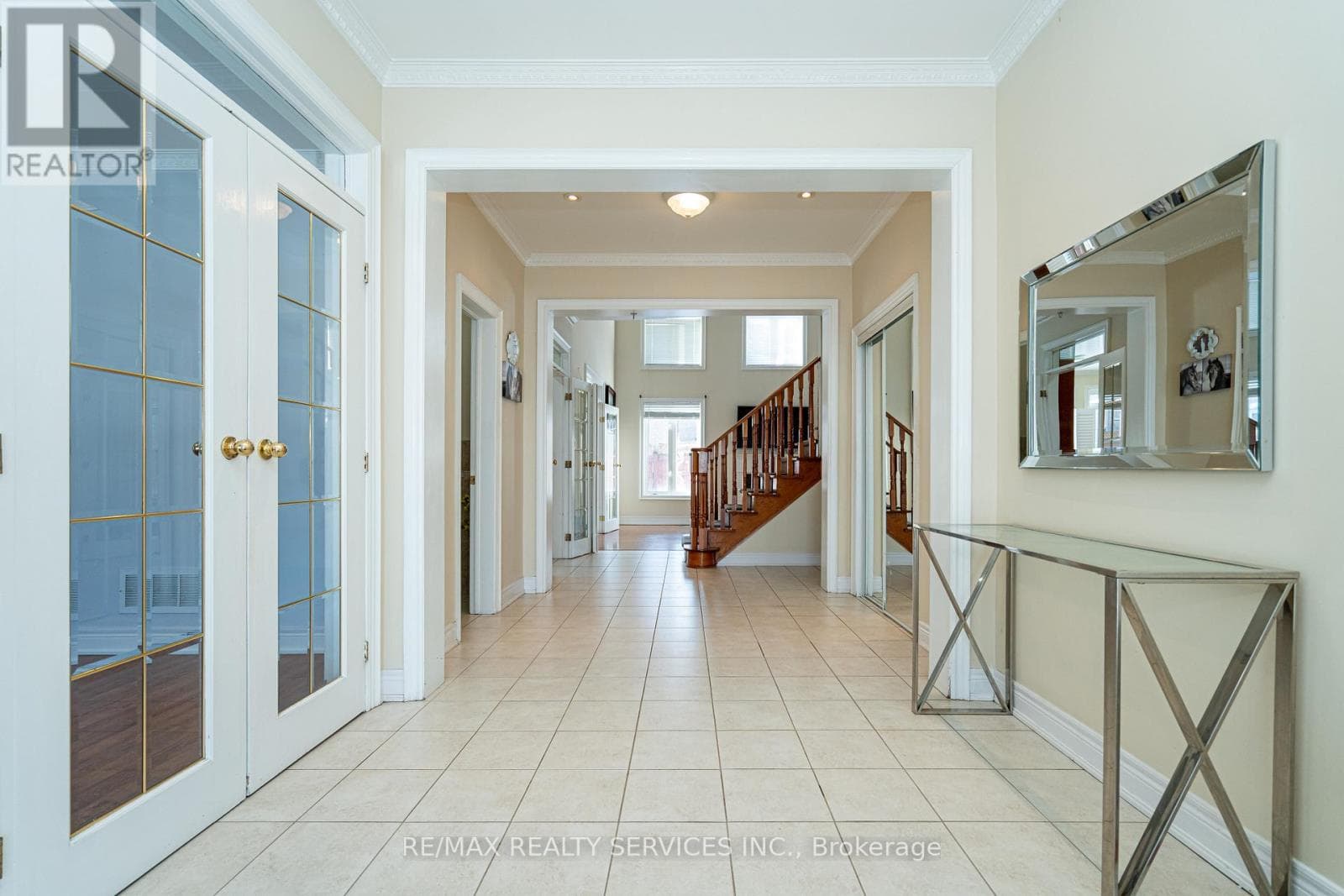 52 MOUNT ROYAL CIRCLE photo 5