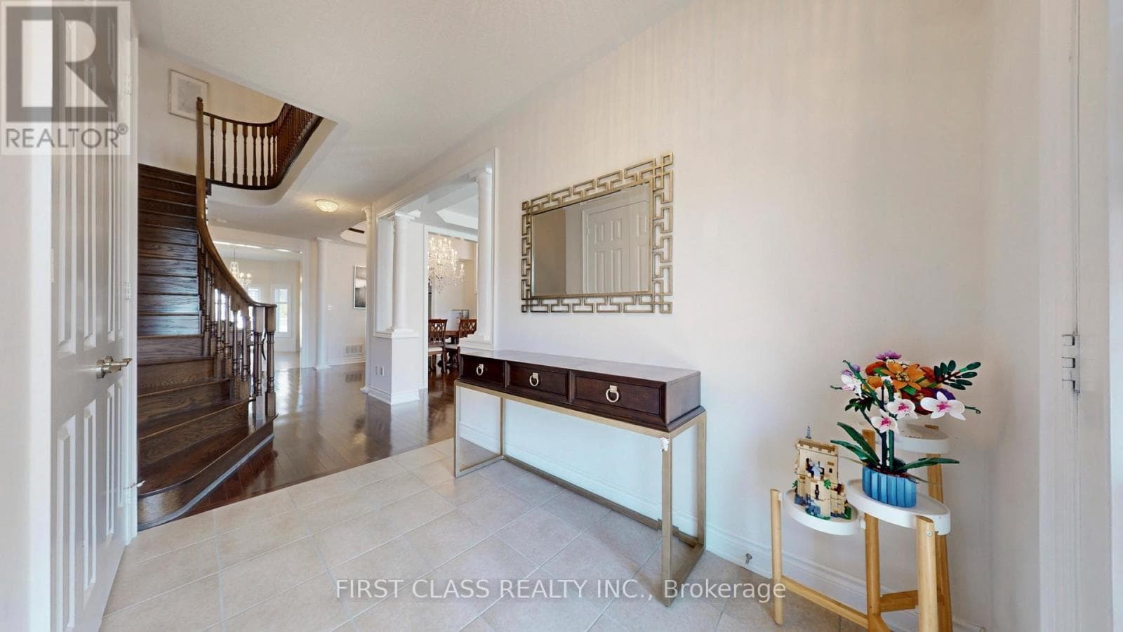 93 ROYAL WEST DRIVE photo 2