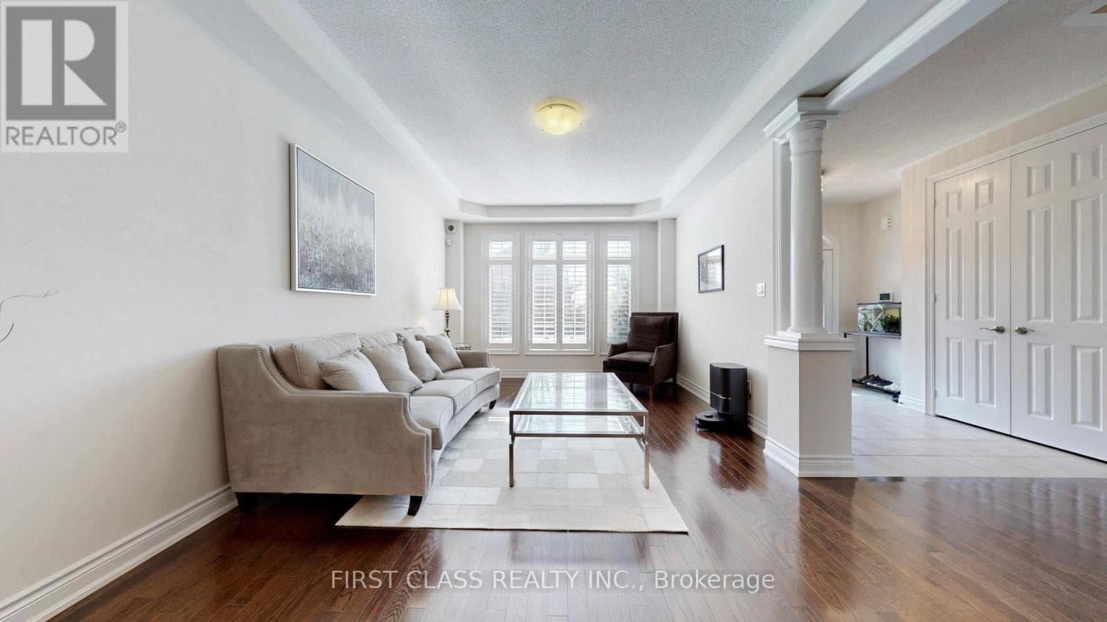 93 ROYAL WEST DRIVE photo 4