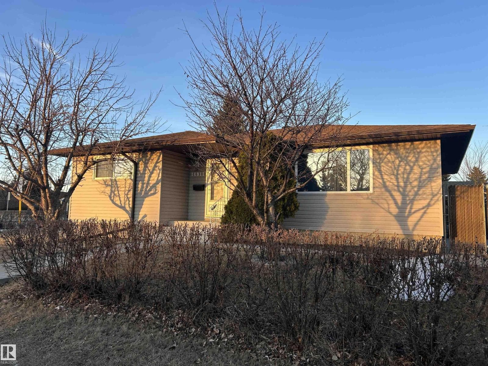 4 bed 2 bath single family at 14911 77 ST NW NW — $444,900