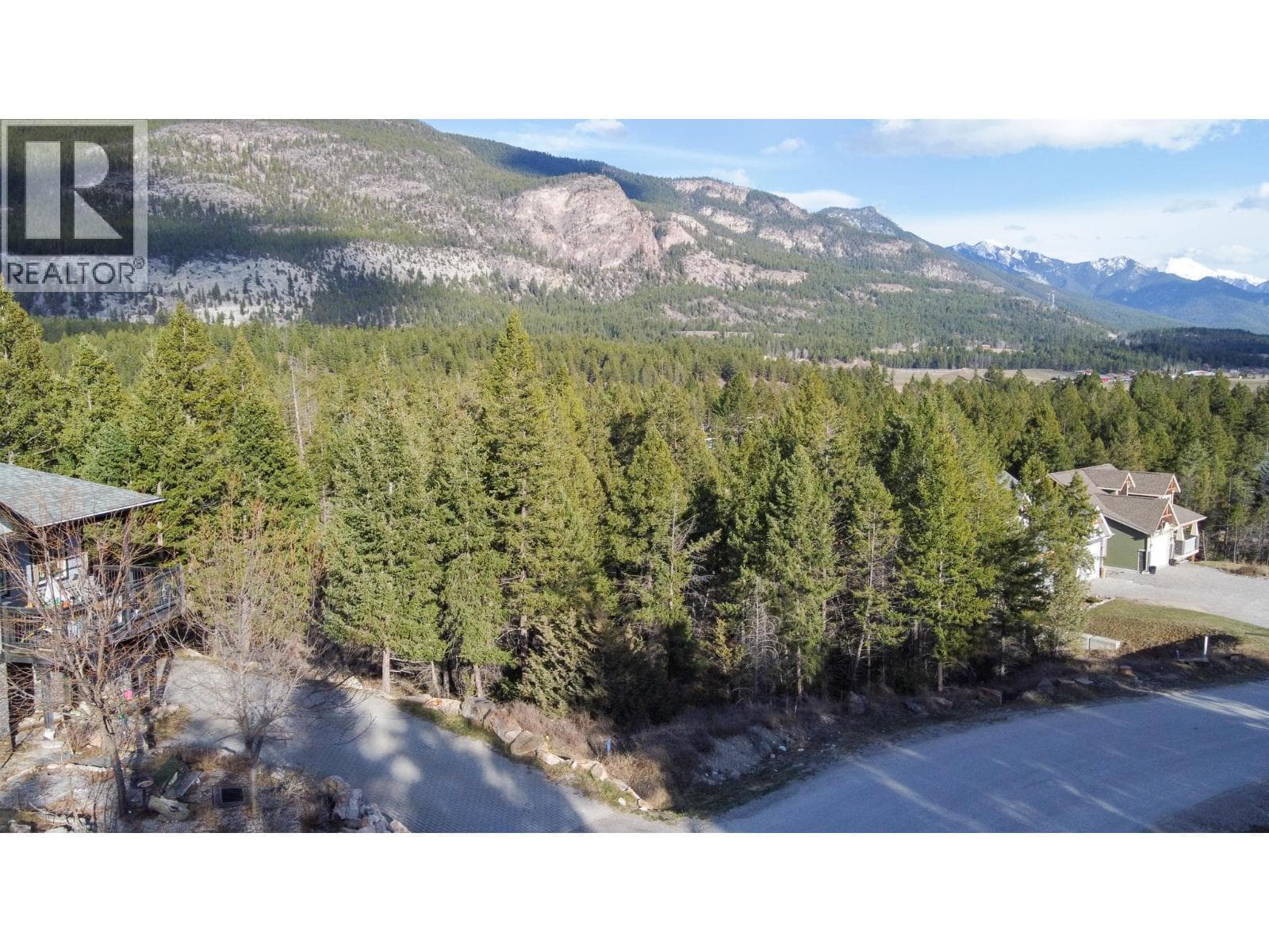 Lot 17 COPPER POINT Way photo 3