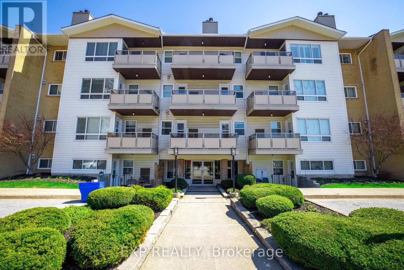 120 - 78 ROEHAMPTON AVENUE photo 3