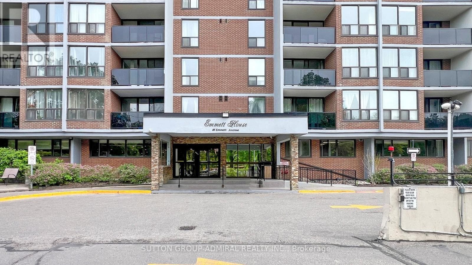 2402 - 85 EMMETT AVENUE photo 2
