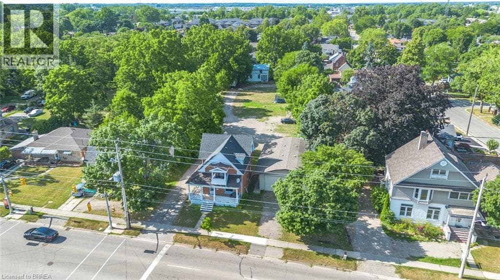 816 COLBORNE Street E photo 5