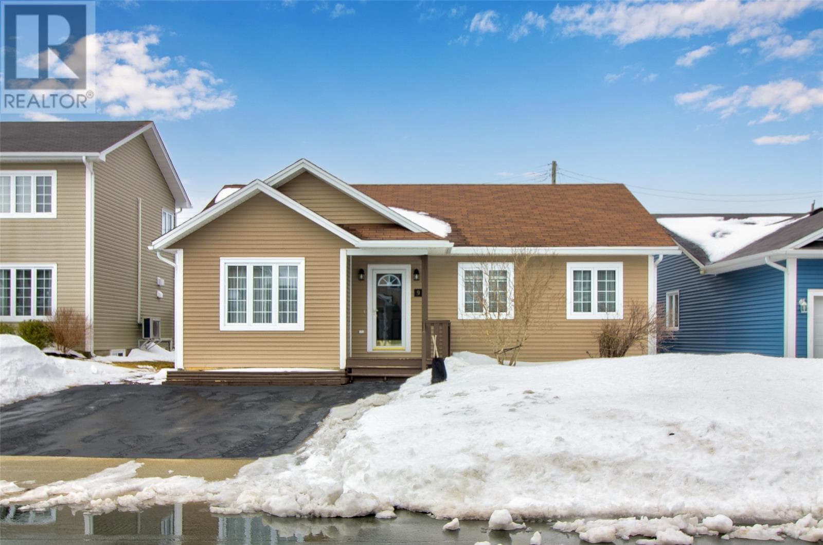 3 bed 3 bath single family at 9 Navajo Place — $439,900