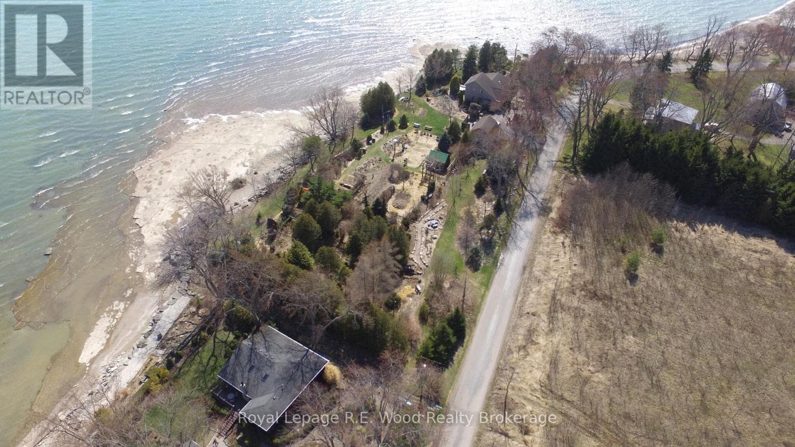 1806 LAKESHORE ROAD photo 3