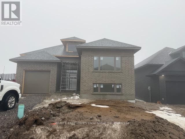 109 TOWER DRIVE photo 2