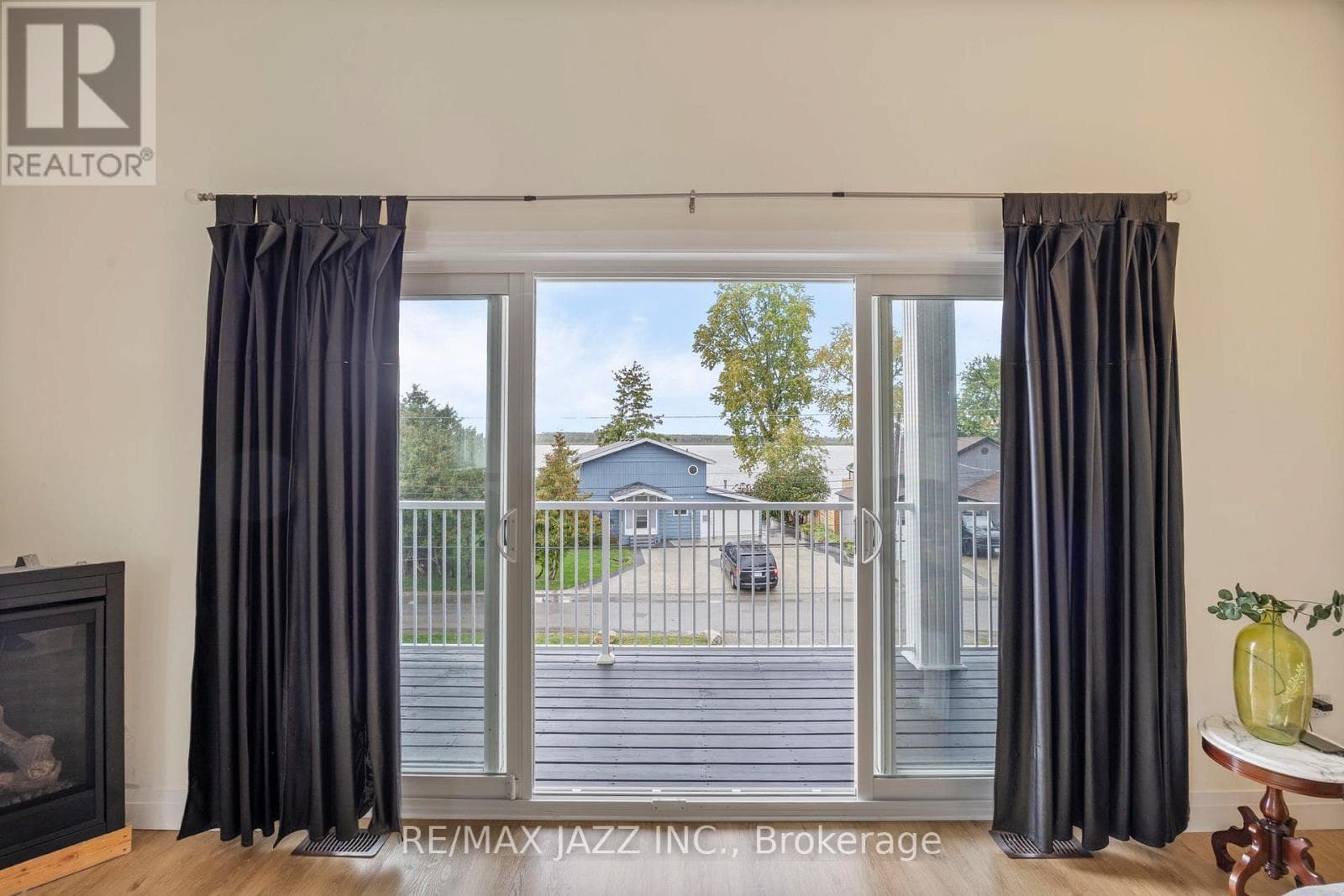 283 PLATTEN BOULEVARD photo 11