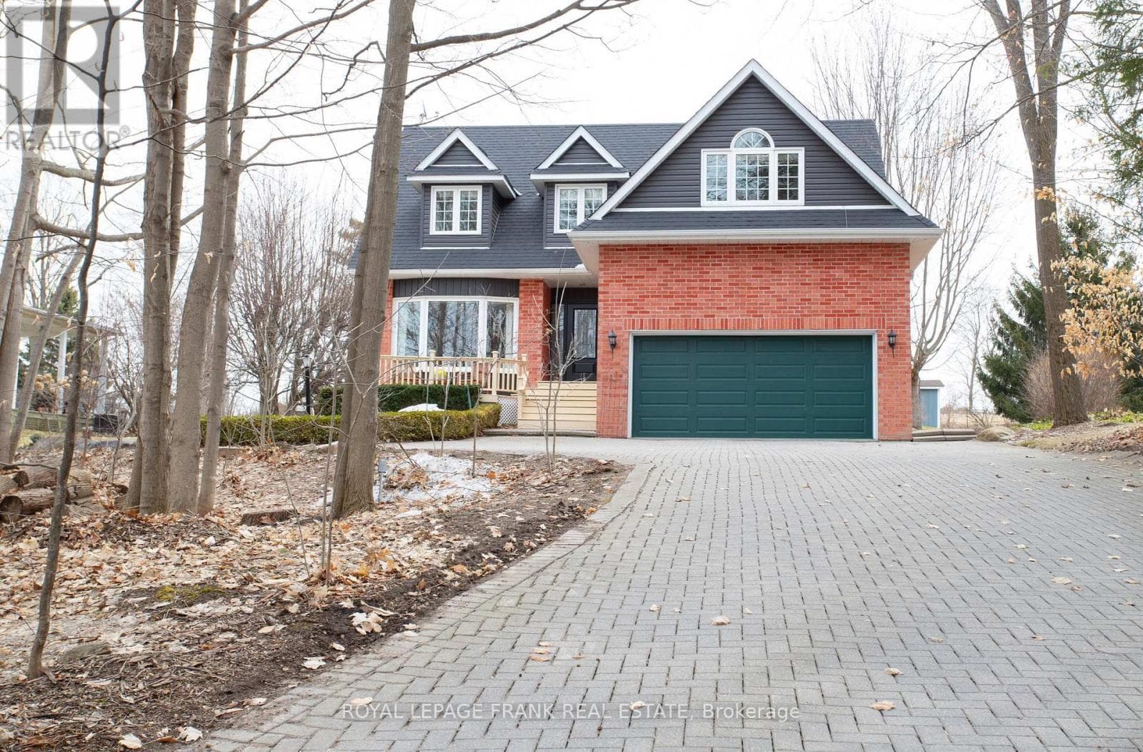 85 AMBLESIDE DRIVE photo 2