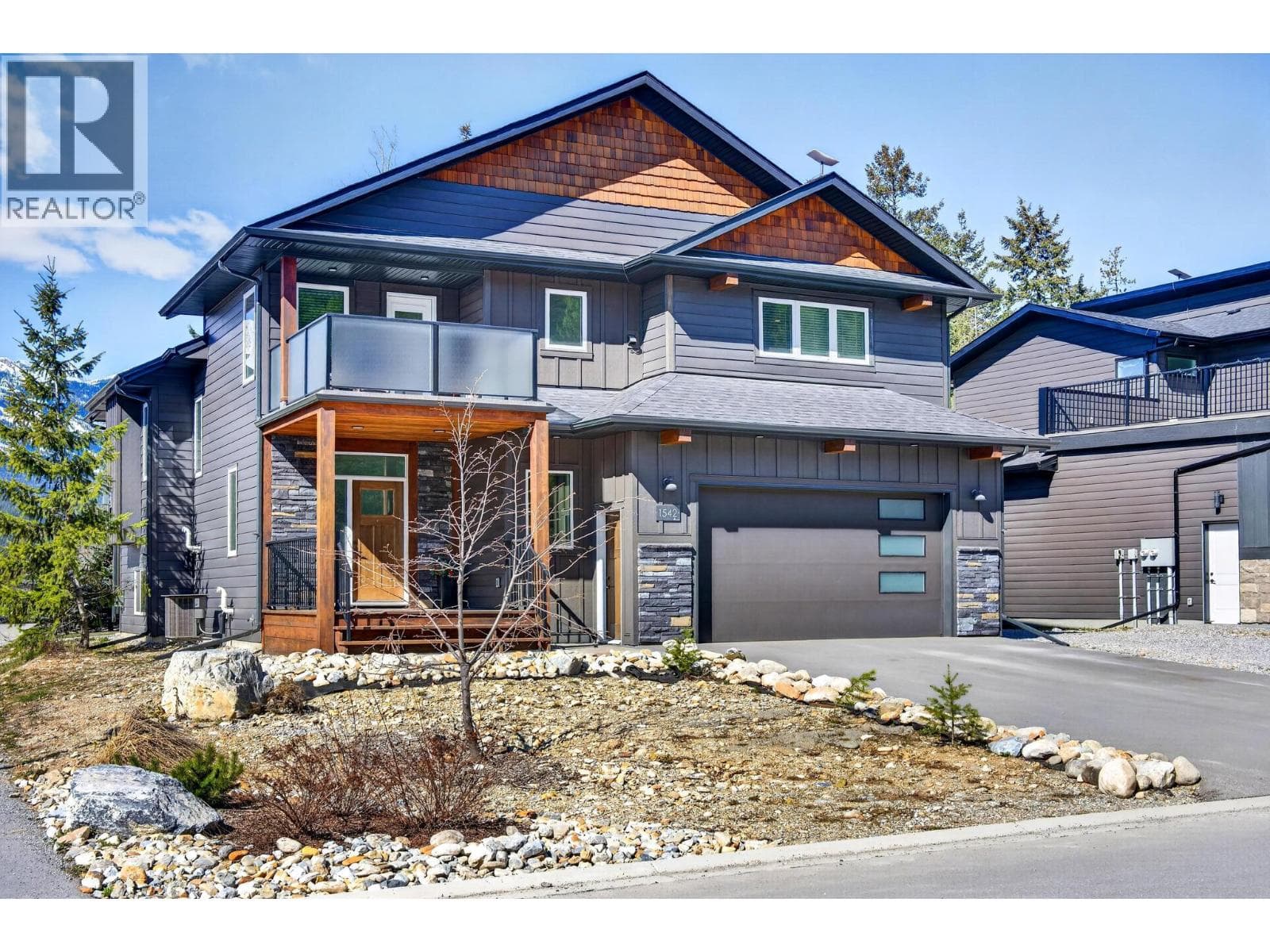 3 bed 4 bath single family at 1542 Cedar Street — $1,250,000