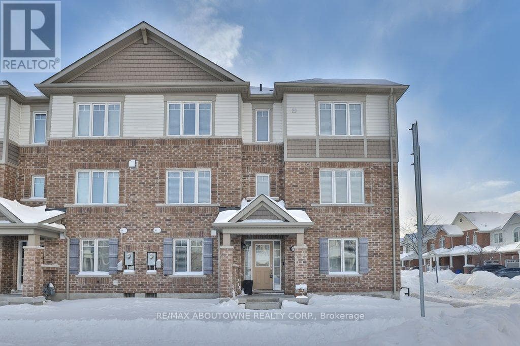 1133 DUIGNAN CRESCENT photo 2