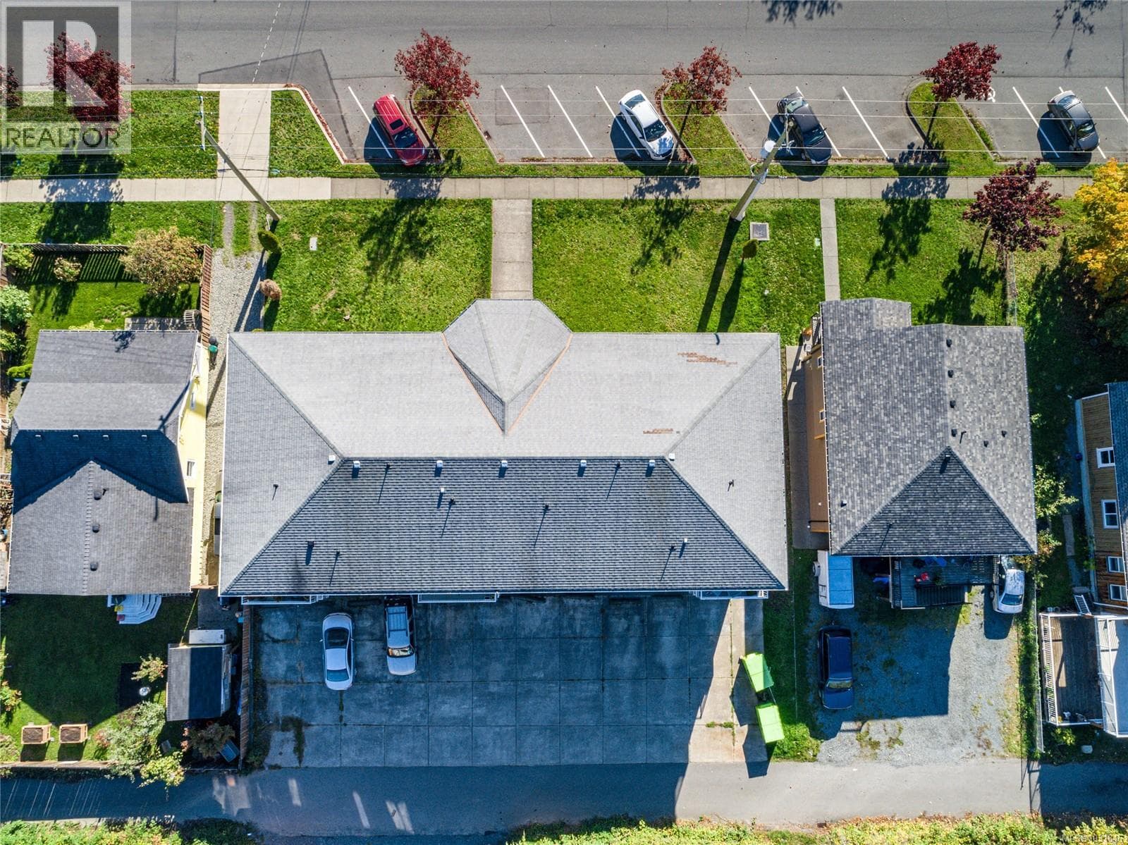 1 1587 Joan Ave photo 4