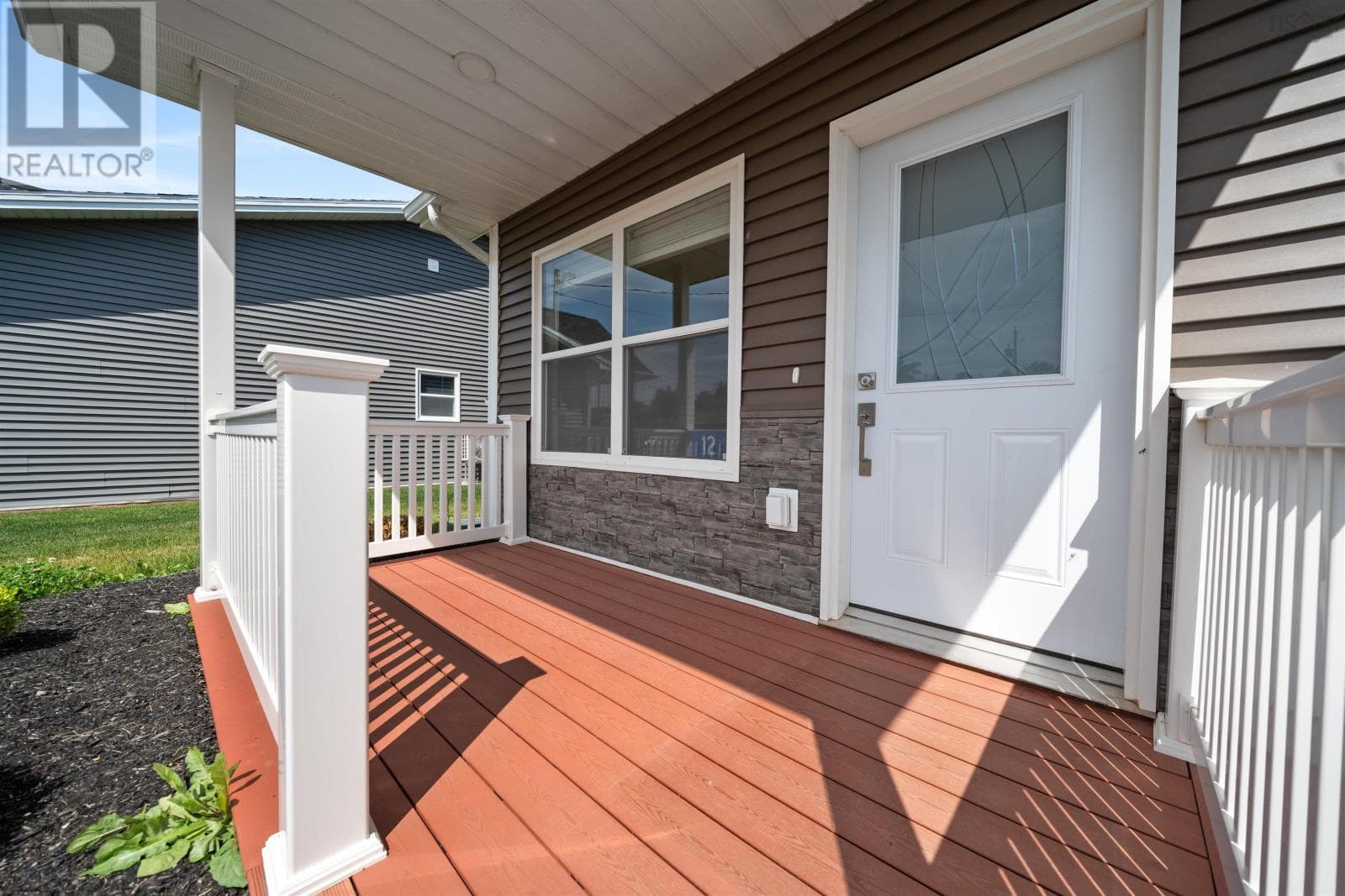 12 SUMMER HILL Place photo 3