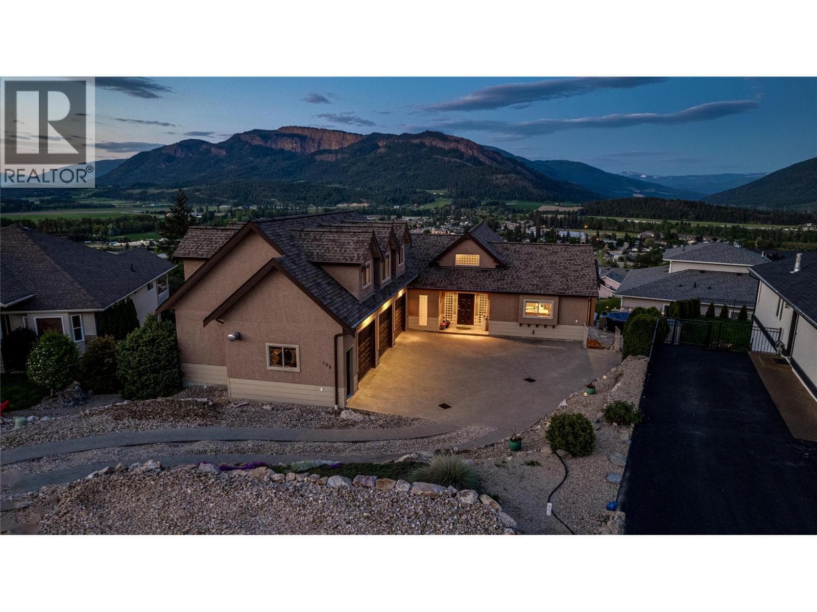 108 Red Rock Crescent photo 5