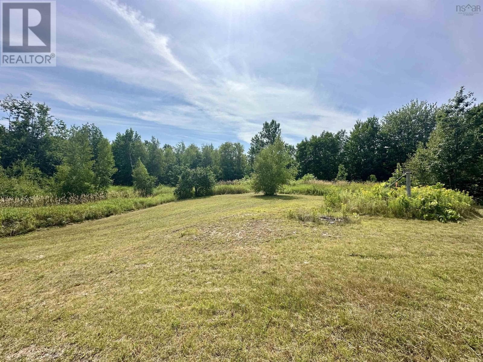 403 Dufferin Road photo 3