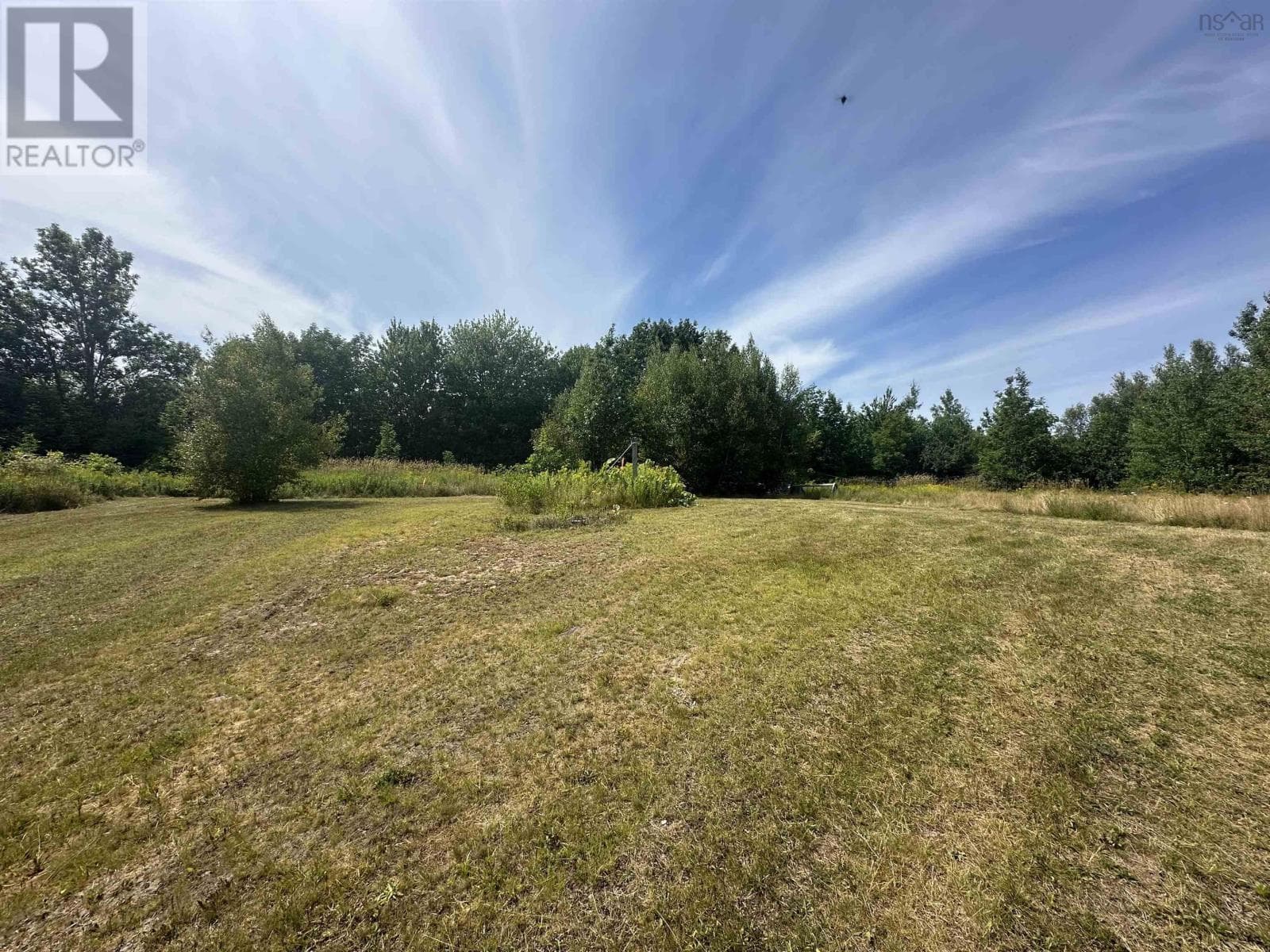403 Dufferin Road photo 2